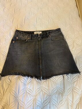 Free People We The Free‎ Black Denim Mini Skirt Size 26 Zip Front Raw Hem